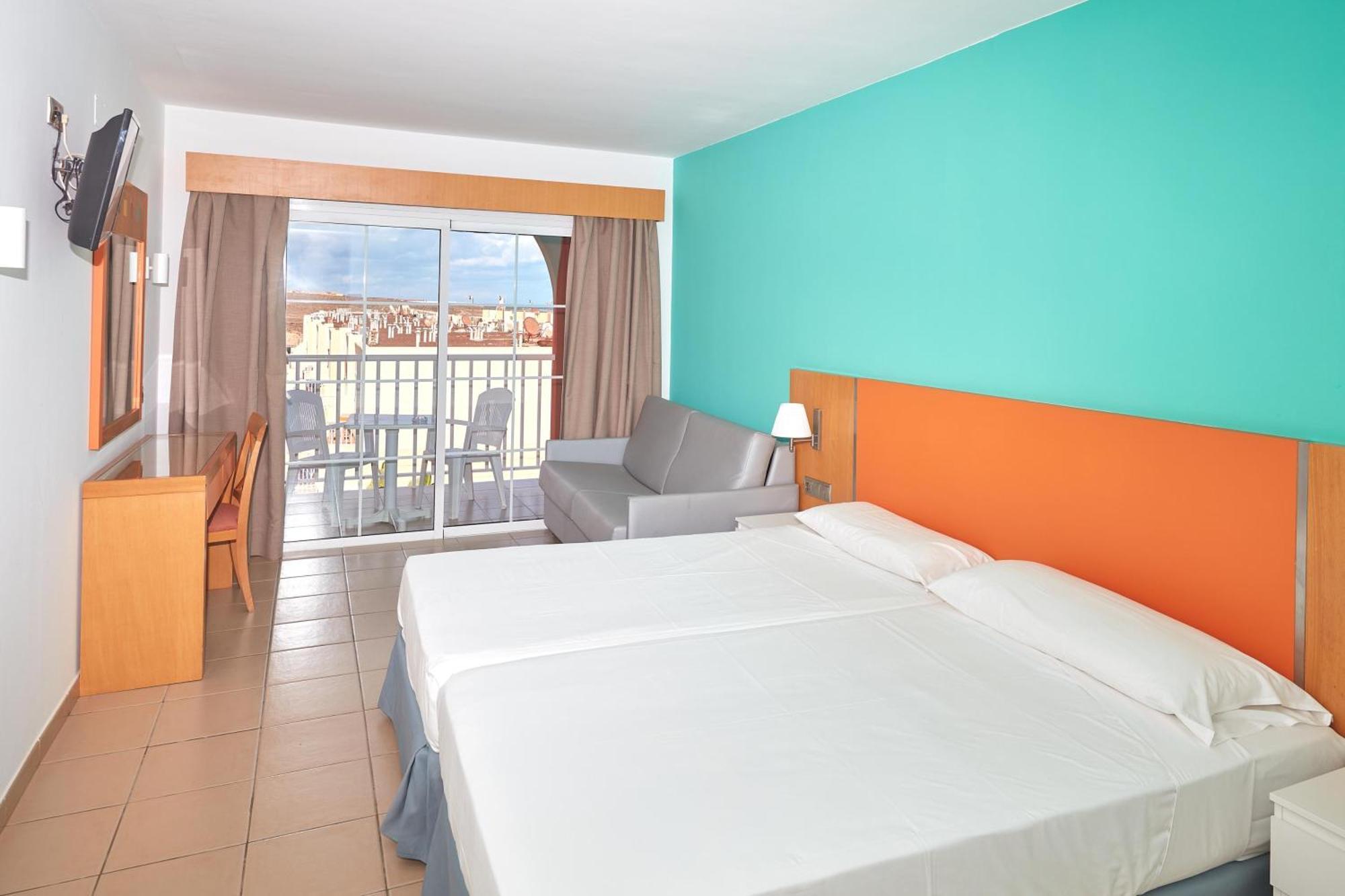 Hotel Chatur Costa Caleta 3*